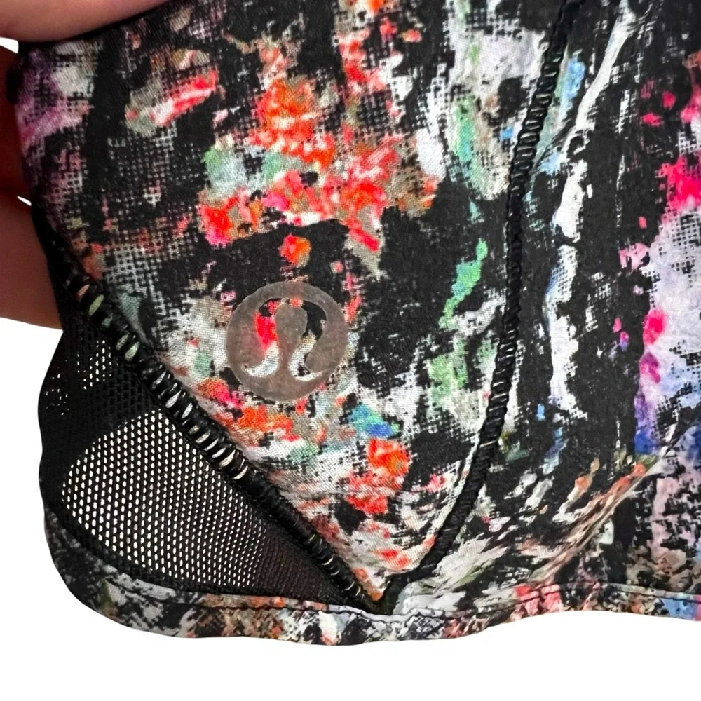 LULUEMON WOMENS HOTTY HOT LOW RISE VITALIZE BLACK MULTI COLORED MESH SHORTS 10